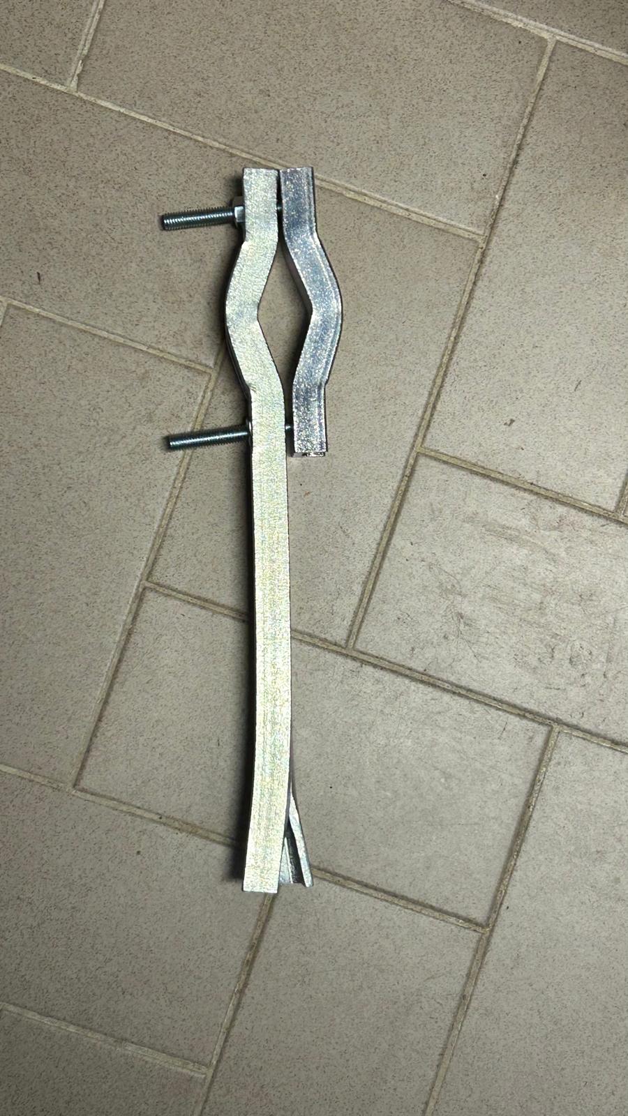 stmu3 Staffa a muro per parabola 30cm - immagine 1